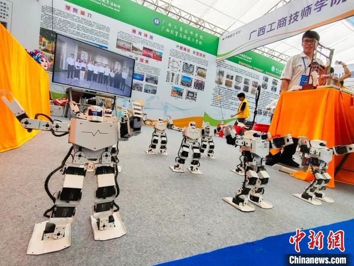 广西2025年职业教育活动周启动 举办百场技能展演 广西2025年职业教育活动周启动 举办百场技能展演